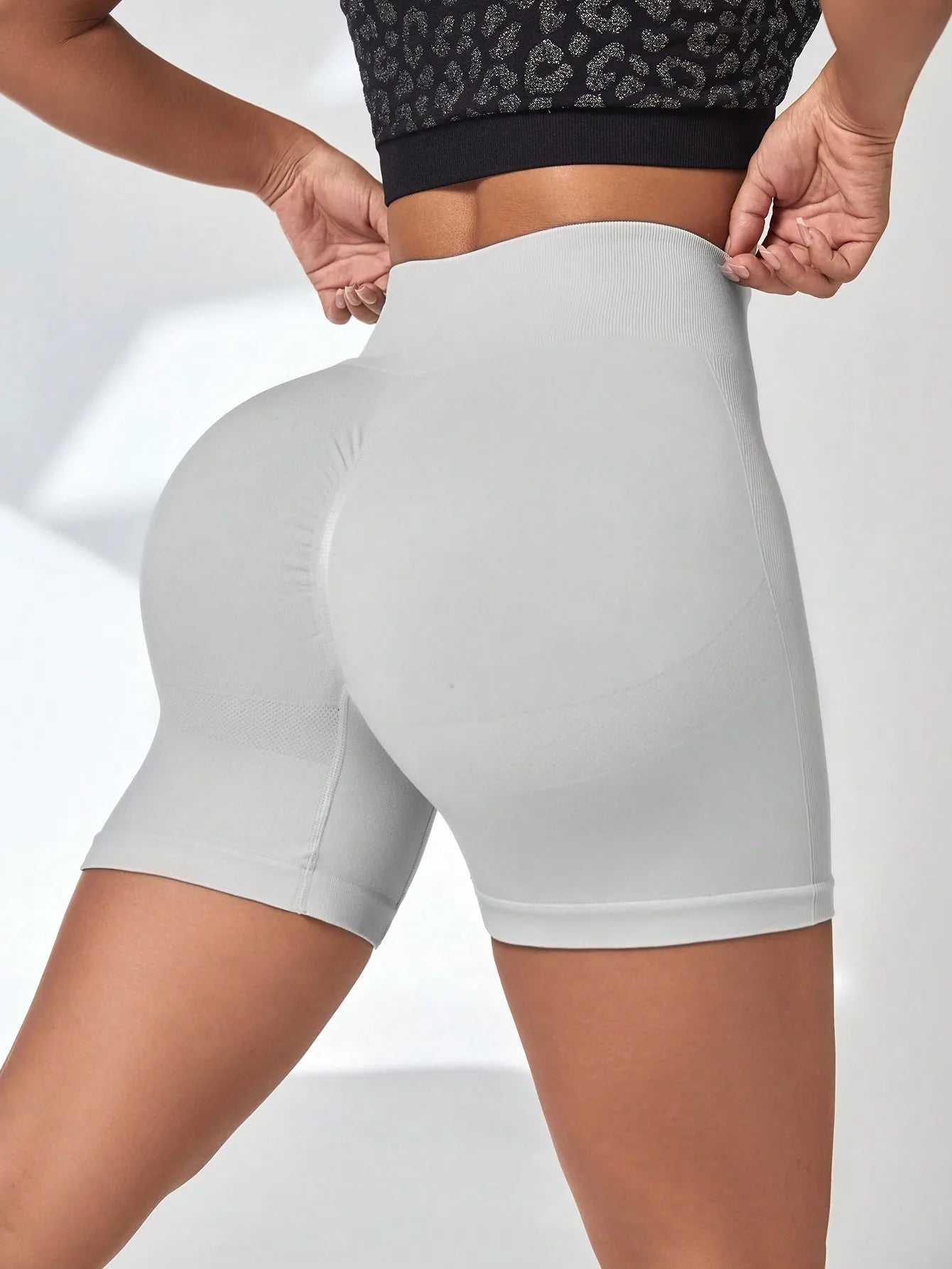 Tight Sports Shorts for Yoga, High Elastic Fabric, Hip Lifting, Belly Tightening, European and American